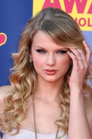 File:Taylor Swift.jpg