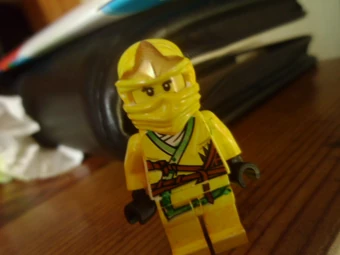 lego ninjago yellow ninja