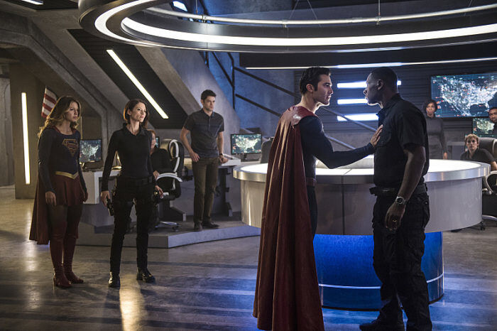 Supergirl -- &quot;The Last Children of Krypton&quot; -- Image SPG202b_0058 -- Pictured (L-R): Melissa Benoist Kara/Supergirl, Chyler Leigh as Alex Danvers, Jeremy Jordan as Winn Schott, Tyler Hoechlin as Clark/Superman, and David Harewood as Hank Henshaw -- Photo: Diyah Pera/The CW -- &Atilde;&Acirc;&Atilde;&Acirc;&copy; 2016 The CW Network, LLC. All Rights Reserved