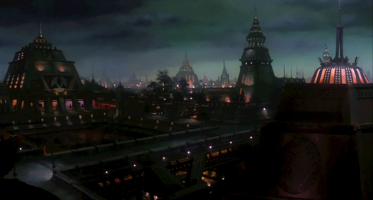 kronos or Qonnos Klingon Empire capital city at night