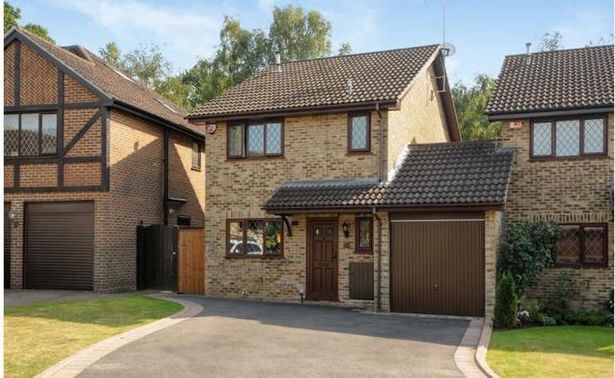 harry-potters-home-4-privet-drive-up-for-sale