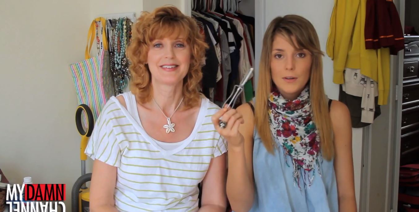 Foto de Grace Helbig  & su Madre  Theresa McGinnis