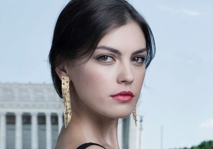 SILVIA BUSUIOC - Q
