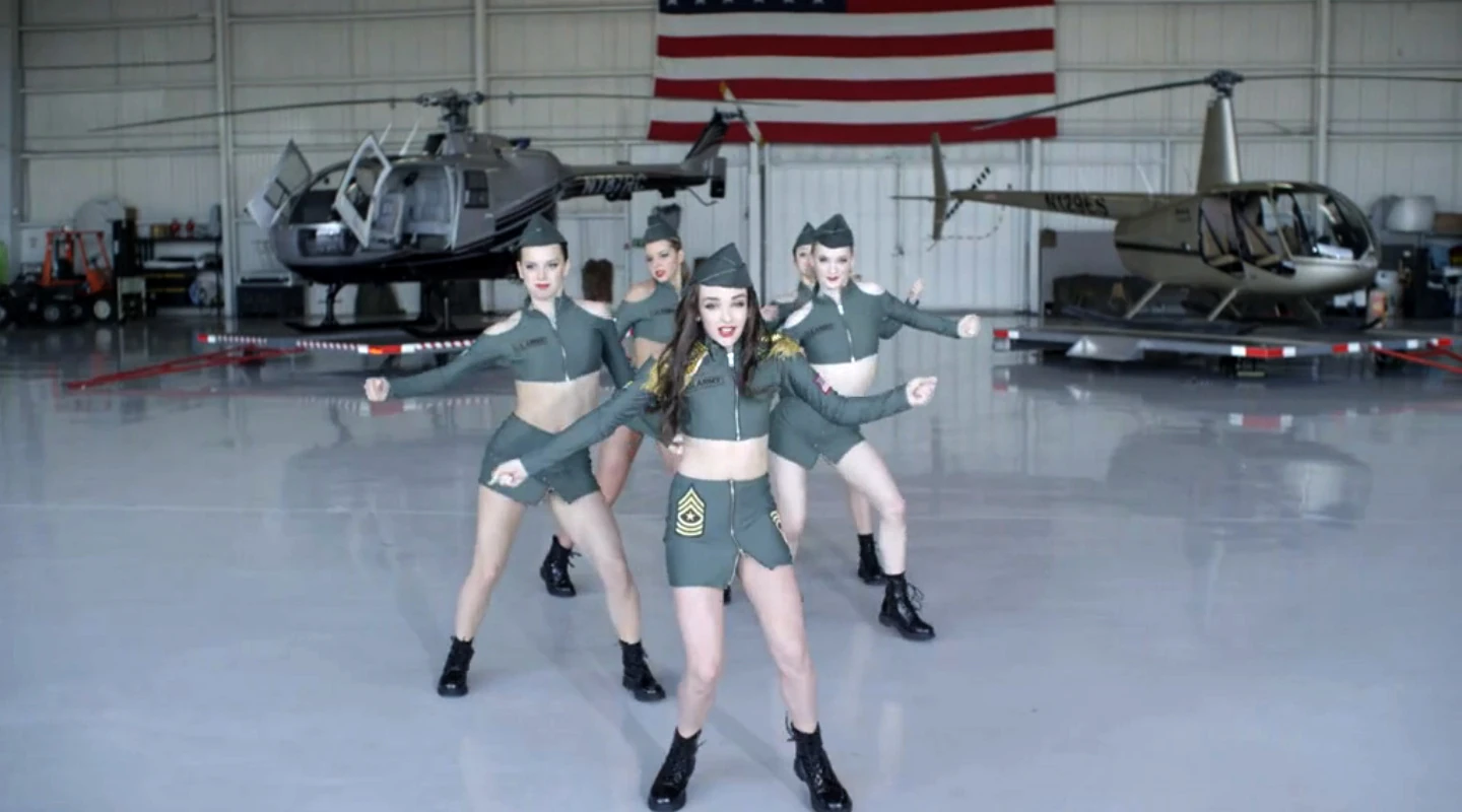 Image Wear Em Out vidcap Payton Ryeligh Kendall Addison.jpg