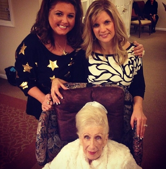 Imagen Abbyleemillermaryenlorrainmiller.PNG Wiki Dancemoms