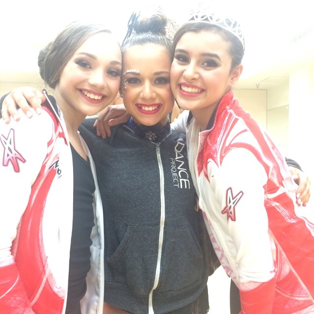 Image - Talia Seitel posing with Maddie Ziegler and Kalani Hilliker.jpg | Dance Moms Wiki