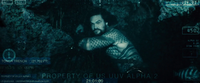 Archivo:Aquaman en el océano.png