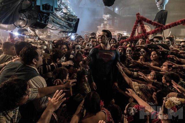 Datei:Batman v Superman Dawn of Justice Total Film Bild 2.jpg