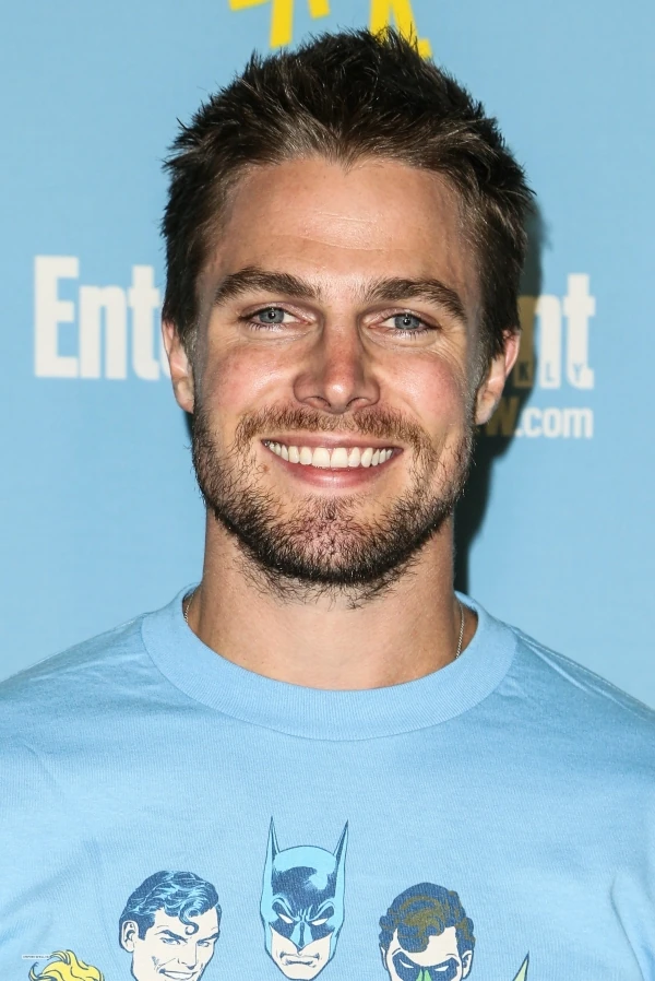 Stephen Amell | DC Movies Wiki | FANDOM powered by Wikia