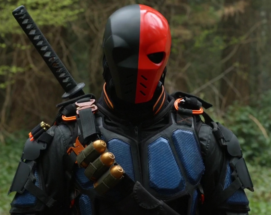 Slade Wilson Arrowverse Dc Movies Wiki Fandom 