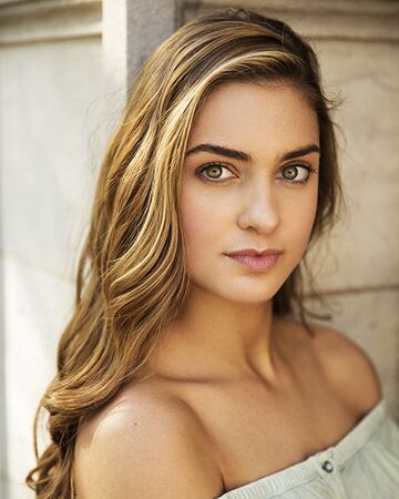 Mia Hulen Dear White People Wiki Fandom
