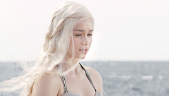 https://vignette.wikia.nocookie.net/degrassi/images/c/ca/Daenerys-Targaryen%282%29.gif/revision/latest?cb=20140905211851