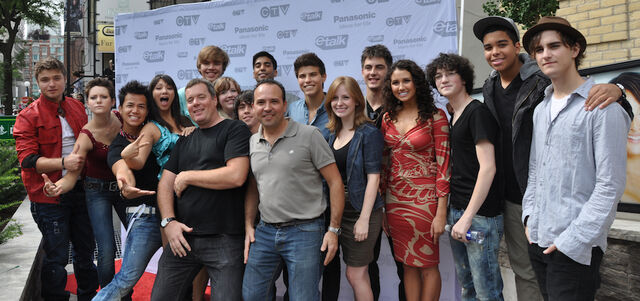 File:Degrassi20Cast.jpg