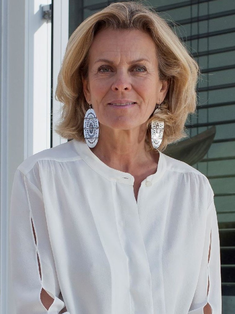 Lehrerin Oma Braune Kuessen