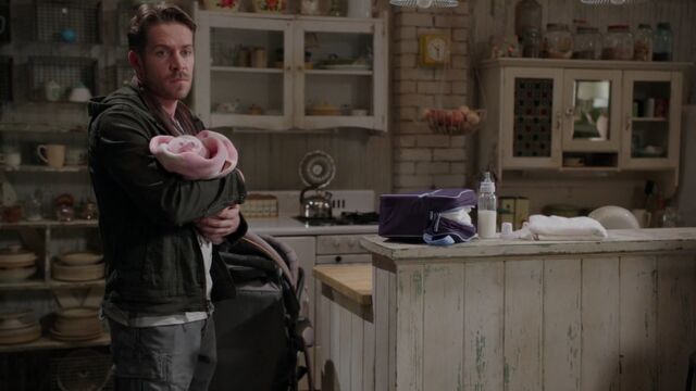 File:Once Upon a Time - 5x10 - Broken Heart - Father and Daughter.jpg