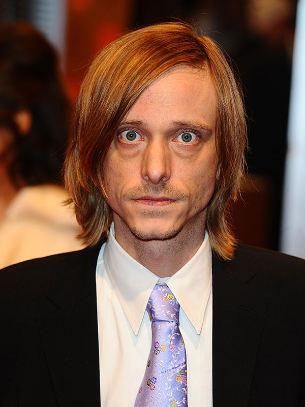 Mackenzie Crook accent