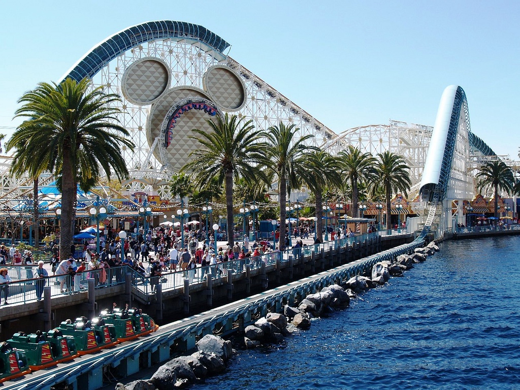 disney magic kingdom game california screamin thrill