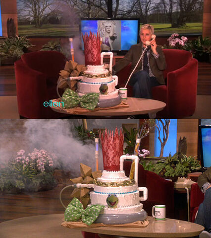 File:Ellen-LadyGaga25thBirthdayCake-(2011-03-28).jpg