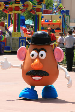 build your own mr potato head disney world