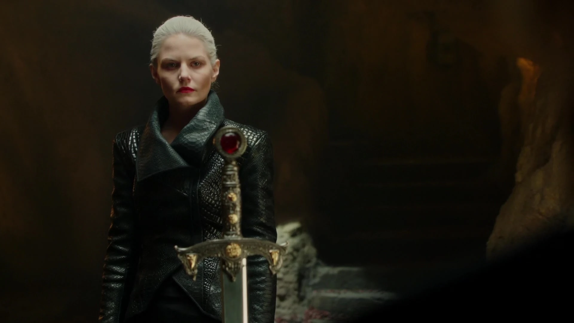 Image Once Upon a Time 5x05 Dreamcatcher Emma and Excalibur.jpg