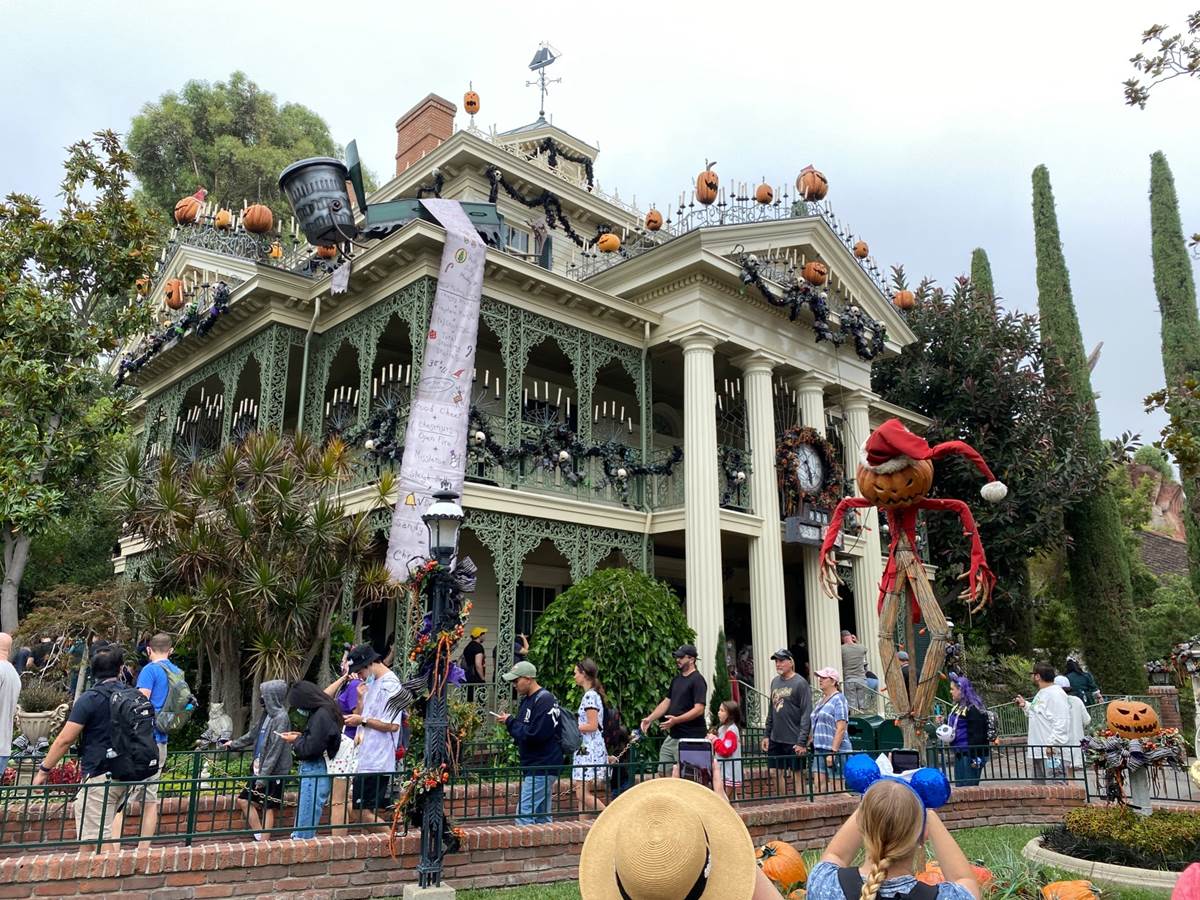 Haunted Mansion Holiday Disney Wiki FANDOM Powered By Wikia   Latest