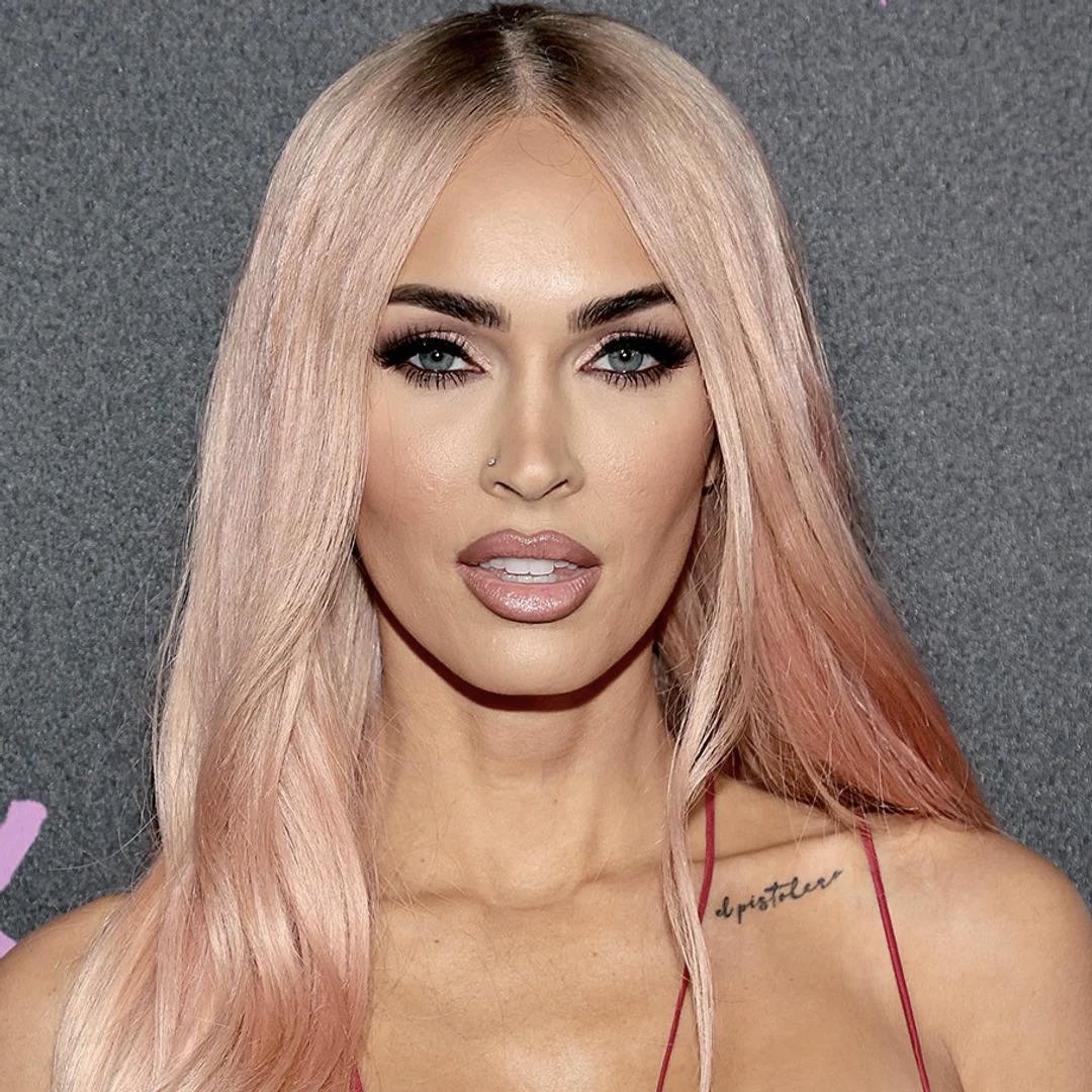 who is megan fox dating wdw Find more about megan barnard wiki, married, husband or partner, boyfriend, dating one of the australia's most promising and talented sports hosts, megan barnard, who joined fox sports news in late 2013 as host and reporter. who is megan fox dating wdw Find more about megan barnard wiki, married, husband or partner, boyfriend, dating one of the australia's most promising and talented sports hosts, megan barnard, who joined fox sports news in late 2013 as host and reporter.