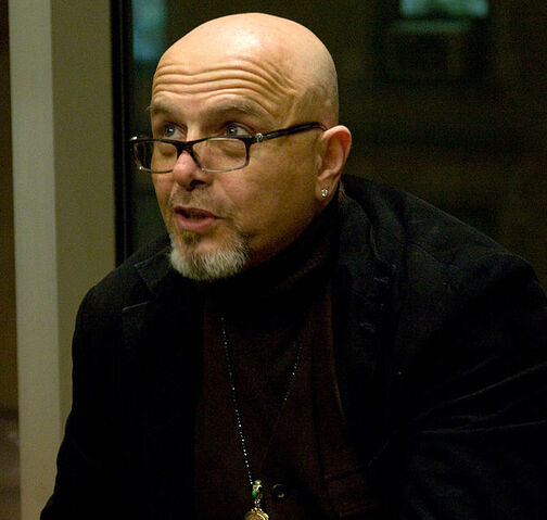 File:JoePantolianoFeb2009.jpg