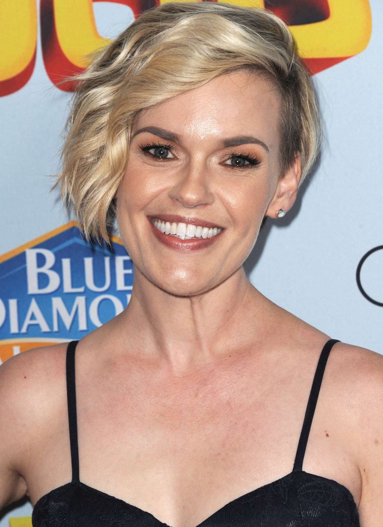 Kari Wahlgren starfire