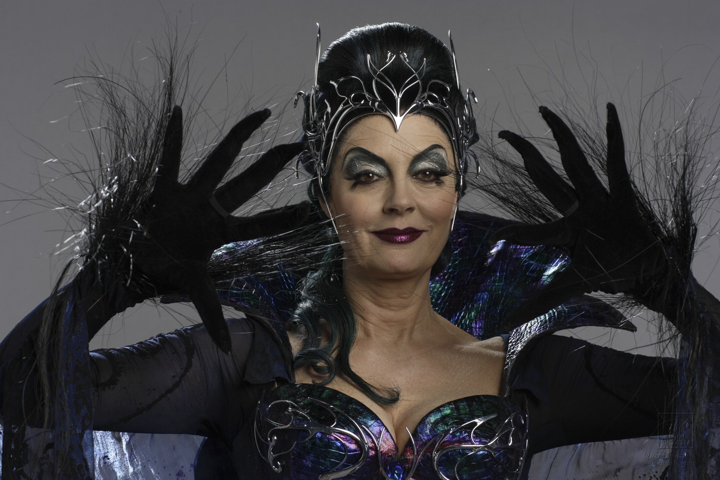 королева тьмы моргана elf fantasy fair. образ ведьмы для фотосессии. ведьма фотосессия. венец готской королевы. фотосессия в стиле колдуньи.