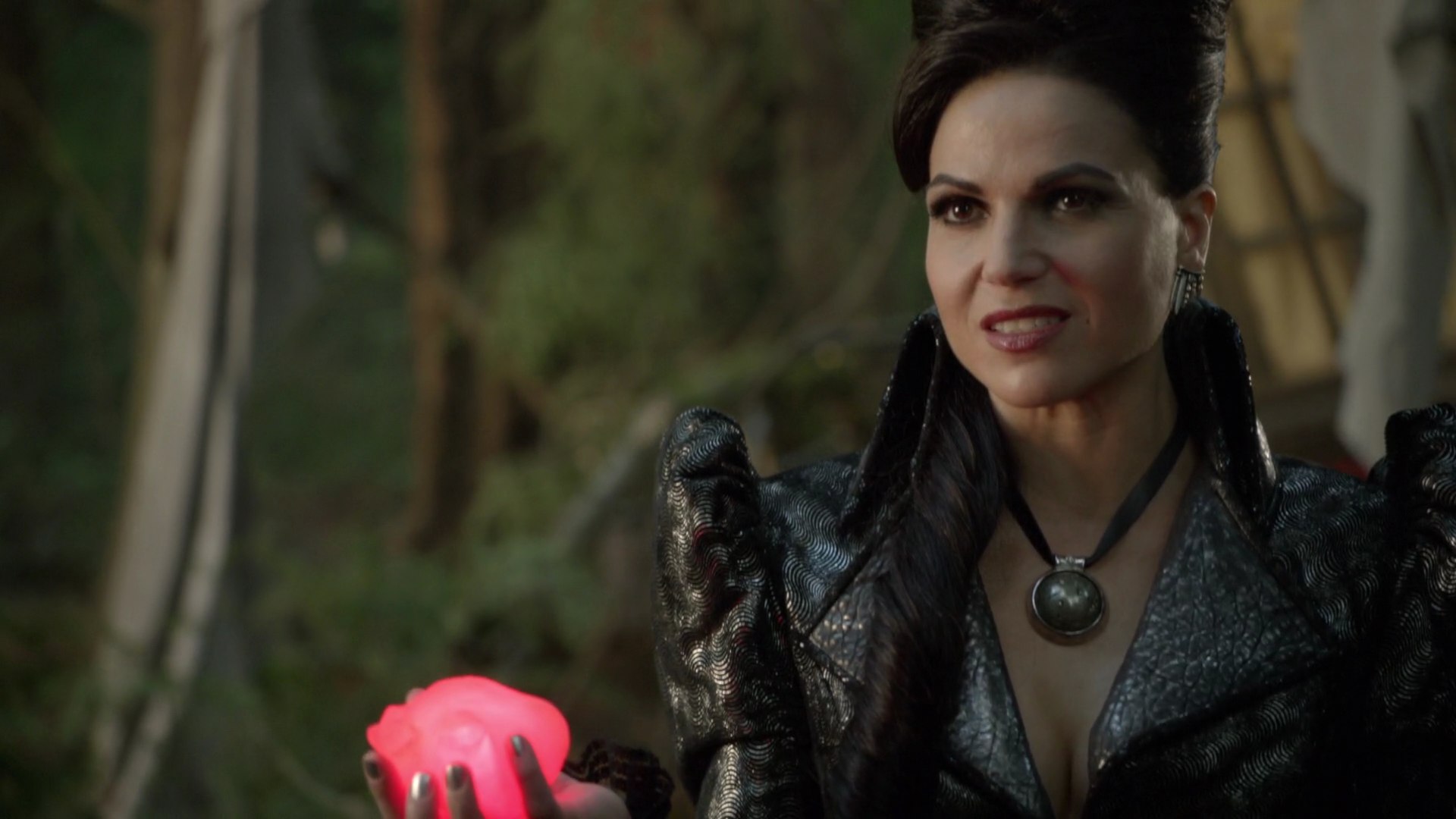 Image Once Upon a Time 6x02 A Bitter Draught Evil Queen with Heart.jpg Disney Wiki