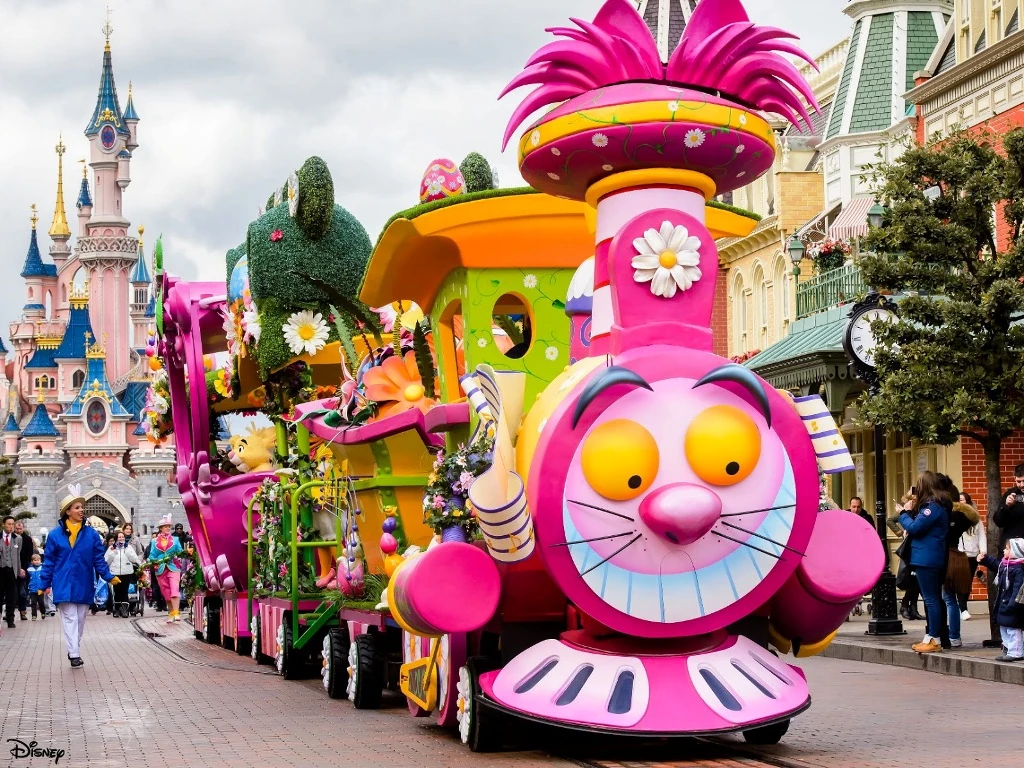 Train Parade (Disneyland Paris) Disney Wiki FANDOM powered by Wikia