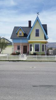 Gallery-1490112508-colorful-house-from-up-recreation-utah