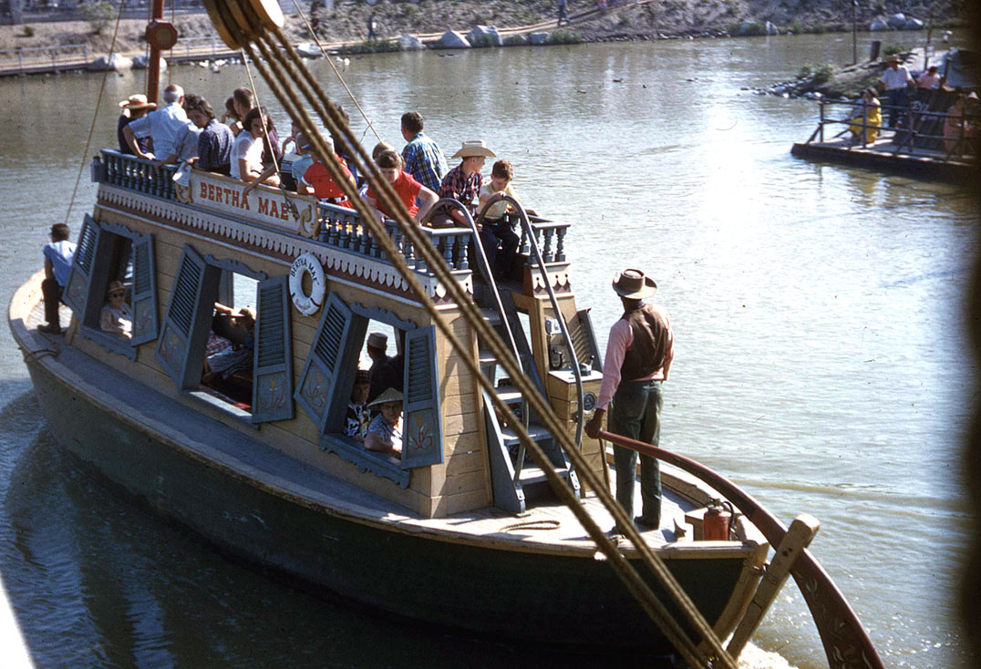 Disney Extinct Attractions: Indian Village and Mike Fink ... Disney Extinct Attractions: Indian Village and Mike Fink ...