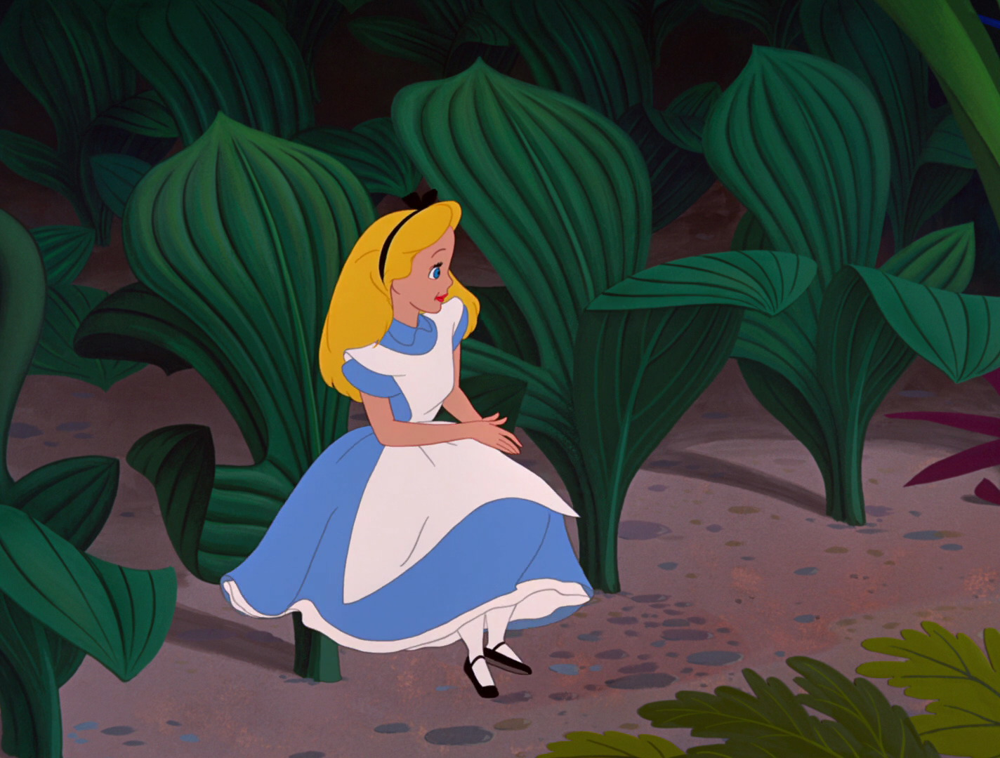 beast kingdom alice in wonderland