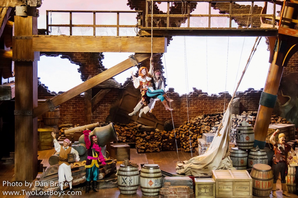 Resultado de imagen de shanghai disneyland treasure cove jack stunt