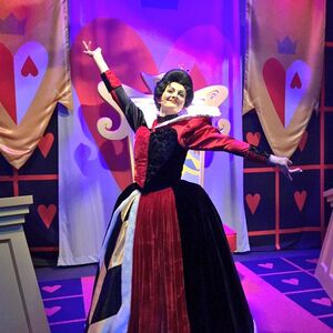 The Queen Of Hearts Disney Parks Wiki Fandom