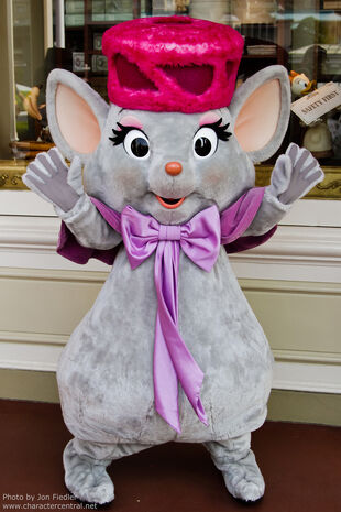 Miss Bianca | Disney Parks Characters Wiki | FANDOM powered by Wikia