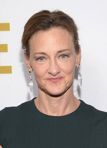 joan cusack showtime emmy doblaje