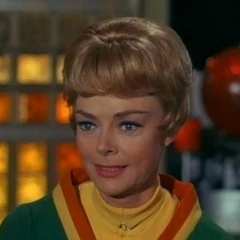 Perdidos en el espacio-serie de TV-1a7.jpg