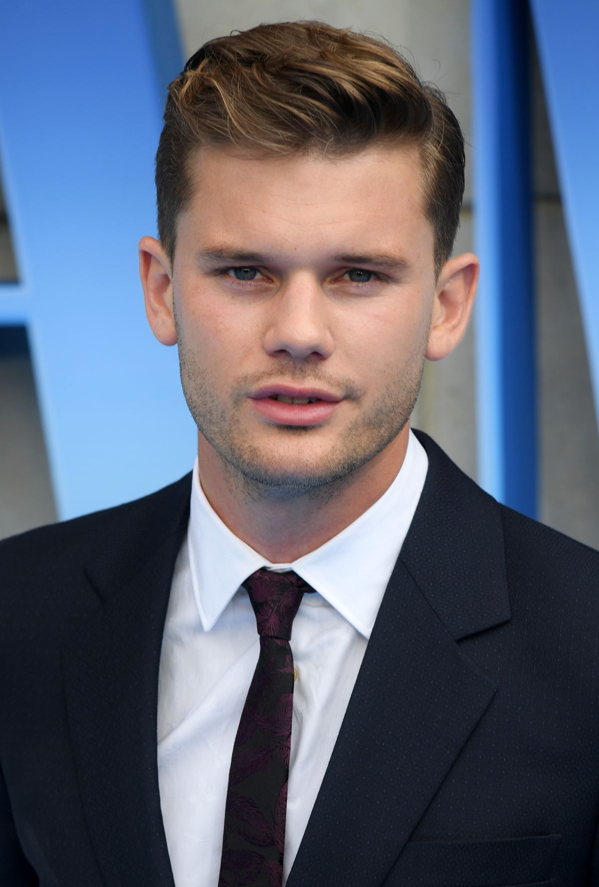 Jeremy Irvine  Doblaje Wiki  FANDOM powered by Wikia