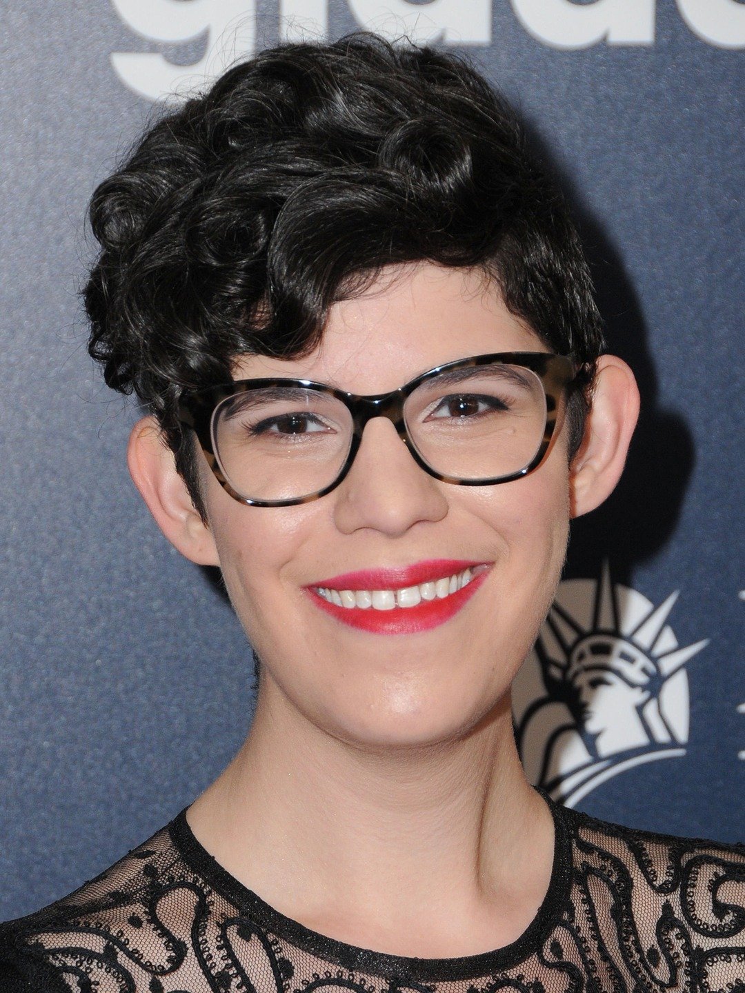 Rebecca Sugar | Doblaje Wiki | Fandom