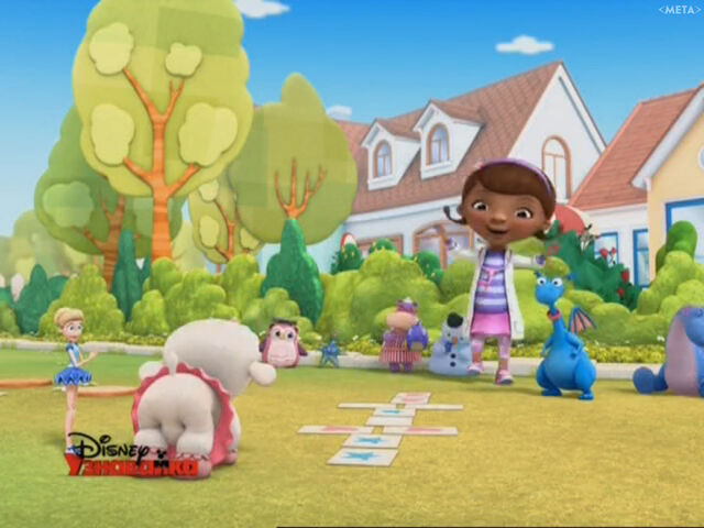 File:Everyone cheers on lambie.jpg