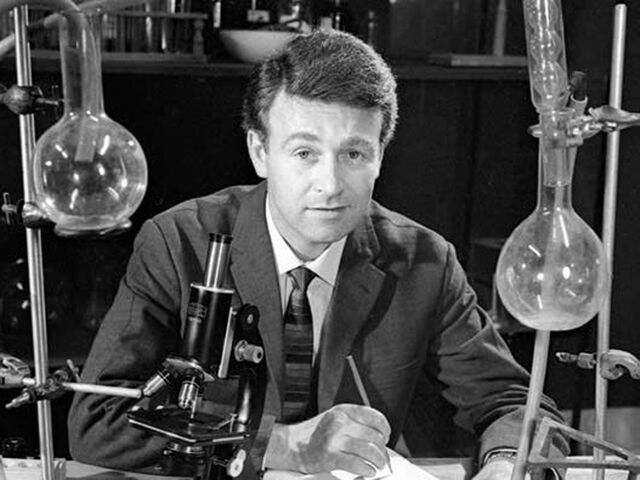 File:Ian Chesterdon- Willian Russell s. 1-2.jpg