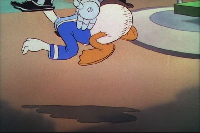 File:Donald Duck Modern Inventions 160.jpg