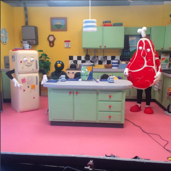 Spinach Can Don't Hug Me I'm Scared Wiki FANDOM powered by Wikia