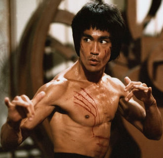 bruce lee in the dragon