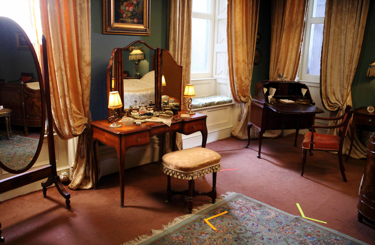 Queen Caroline Bedroom Downton Abbey Wiki Fandom