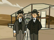 S03e02 Danny photo-bombs Wright brothers