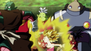 Caulifla persigue a Saonel y Pilina