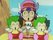 Arale y los Gatchan en la Nube Voladora